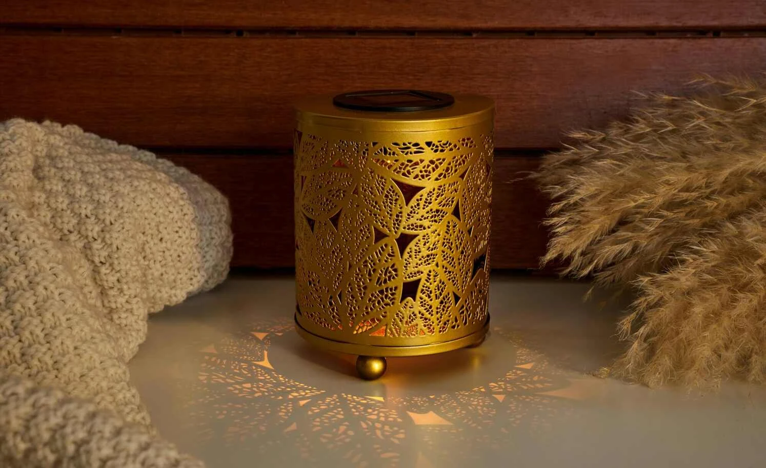 Solar-Tischleuchte, goldfarben 3 Solar-Tischleuchte, goldfarben