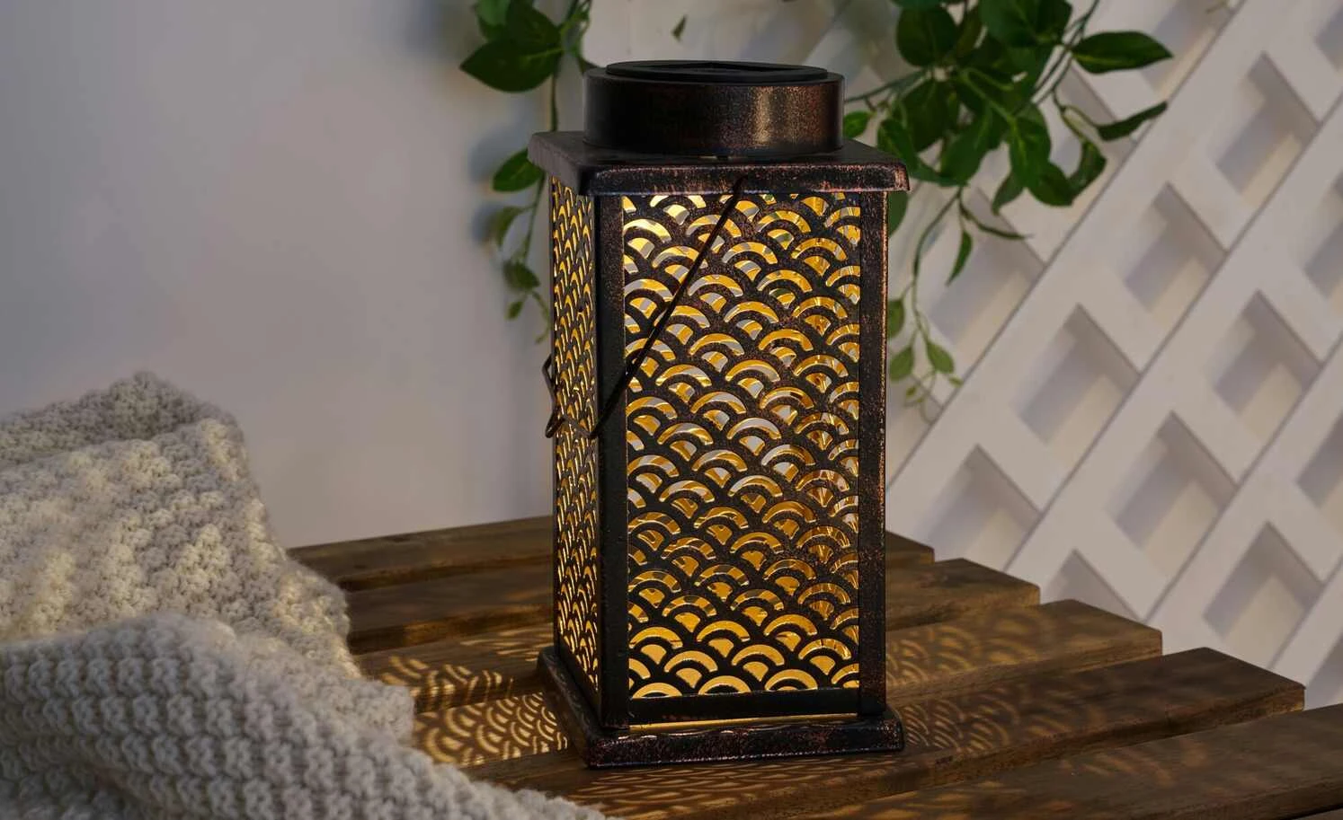 Solar-Tischleuchte, bronzefarben `Laterne´ 3 Solar-Tischleuchte, bronzefarben `Laterne´