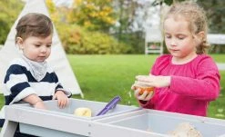 Roba Kindersitzgruppe Play for 4 | Grau ohne Lehnen mit 2 Spielwannen
